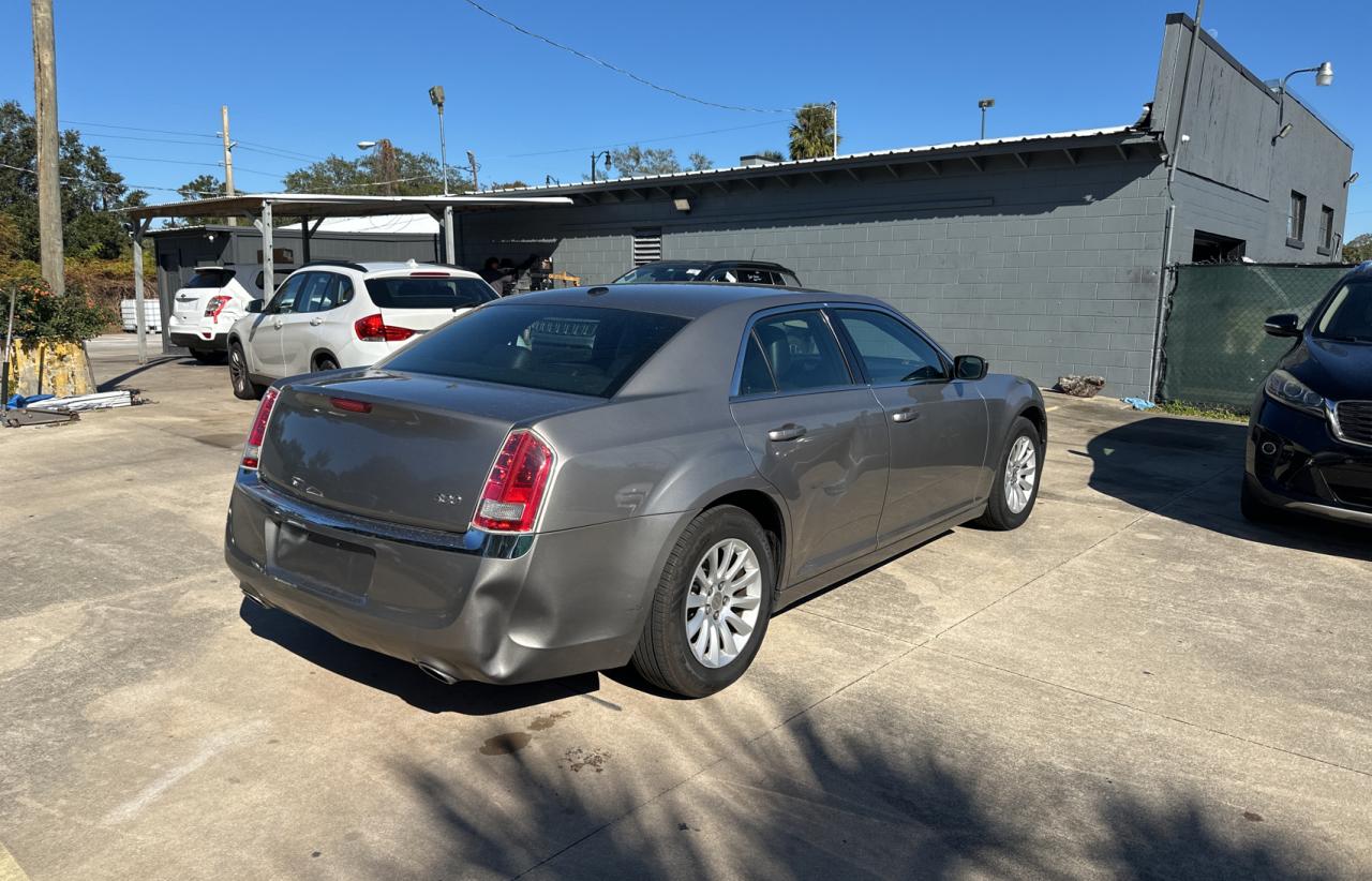 VIN 2C3CCAAG1EH323843 2014 CHRYSLER 300 no.4