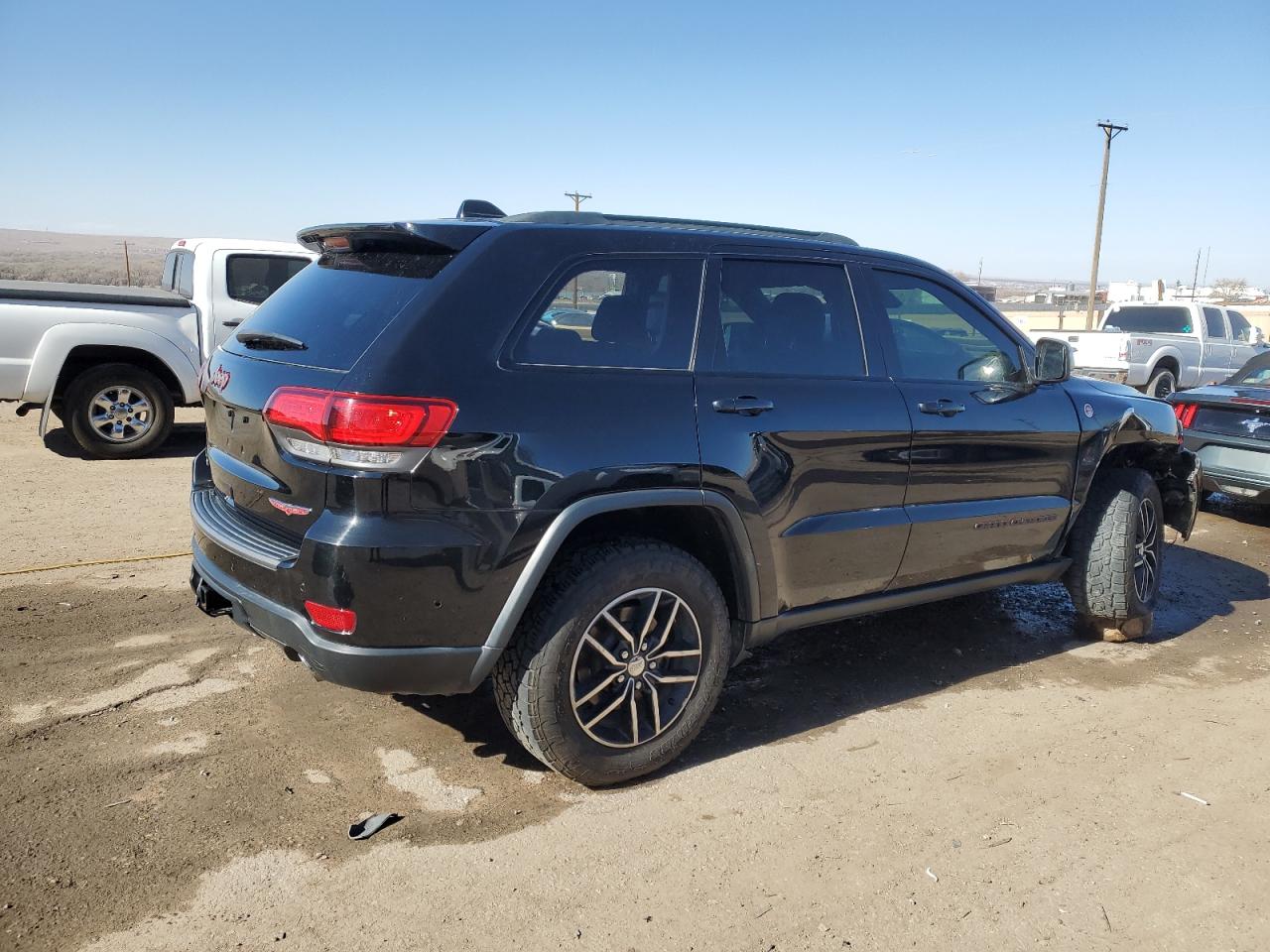 2018 Jeep Grand Cherokee - Image 3