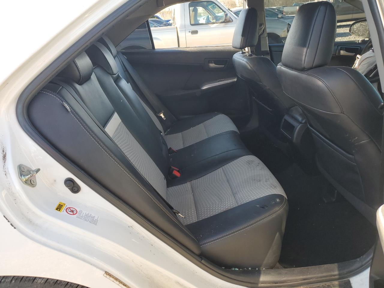2014 Toyota Camry - Image 10