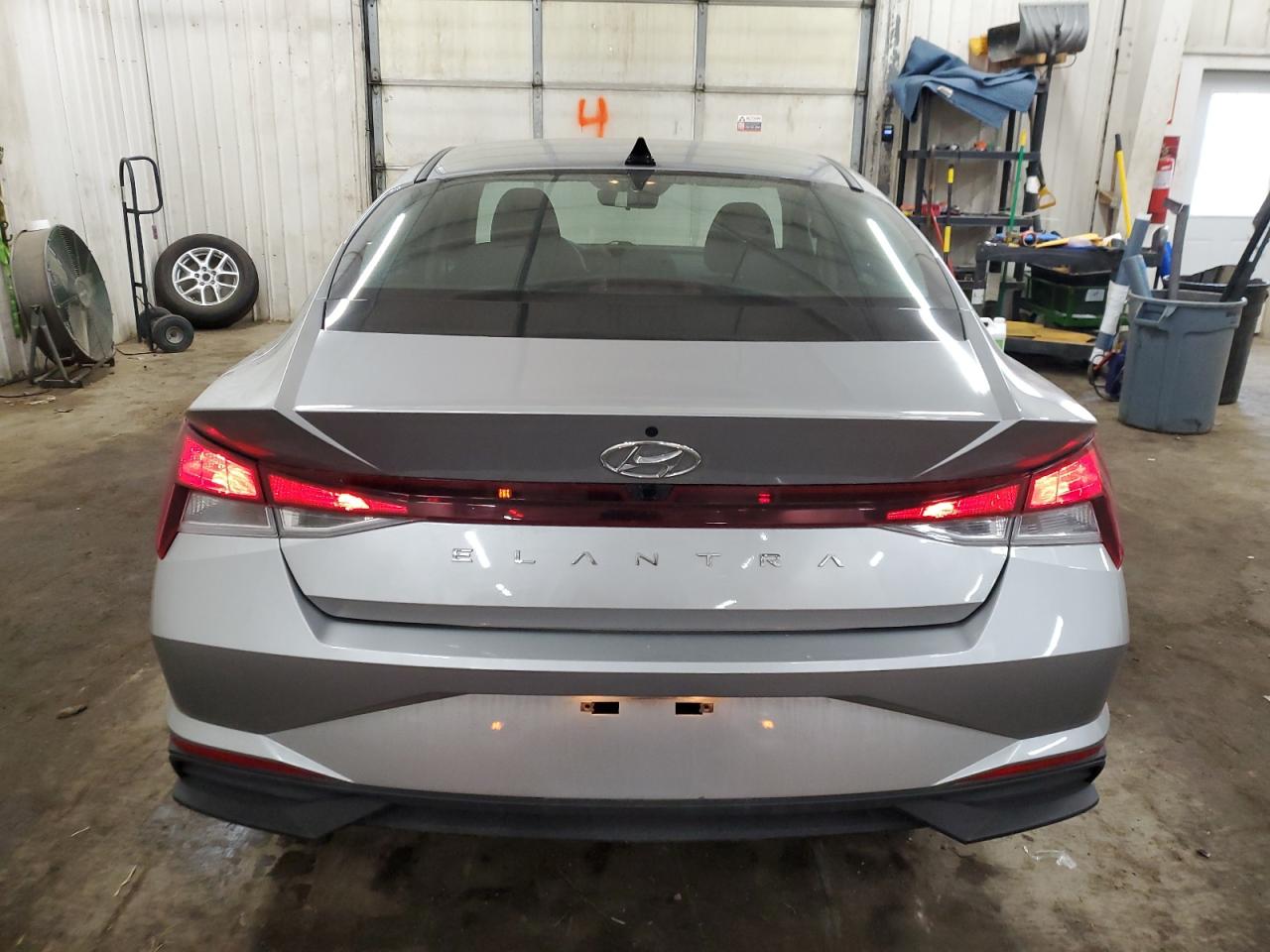 2022 Hyundai Elantra - Image 6