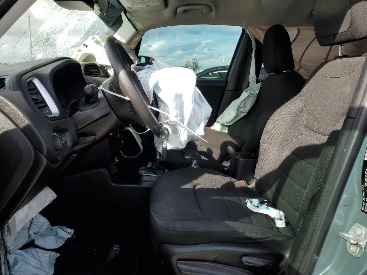2018 Jeep Renegade - Image 7