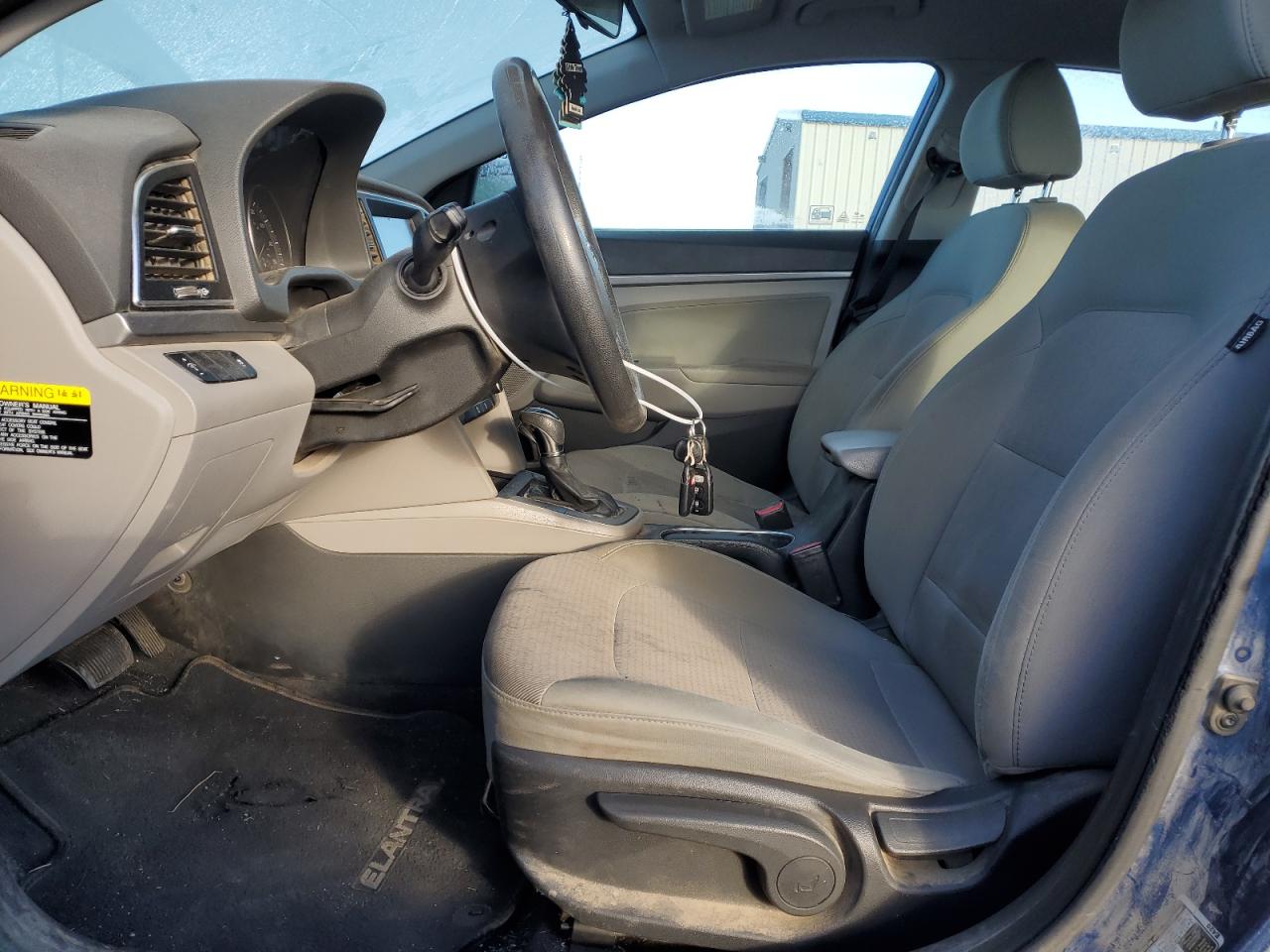 2017 Hyundai Elantra - Image 7