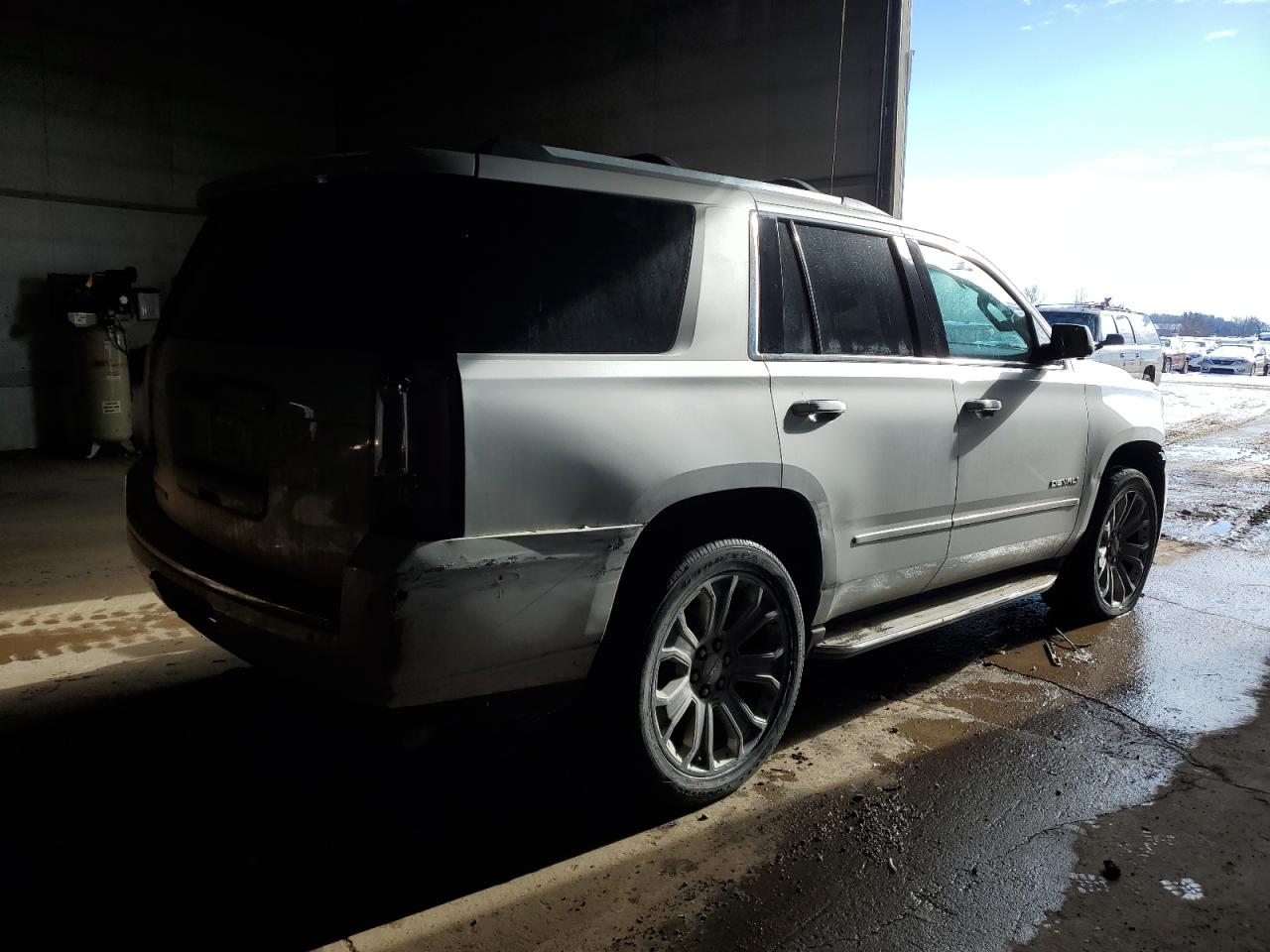 2015 GMC Yukon - Image 3