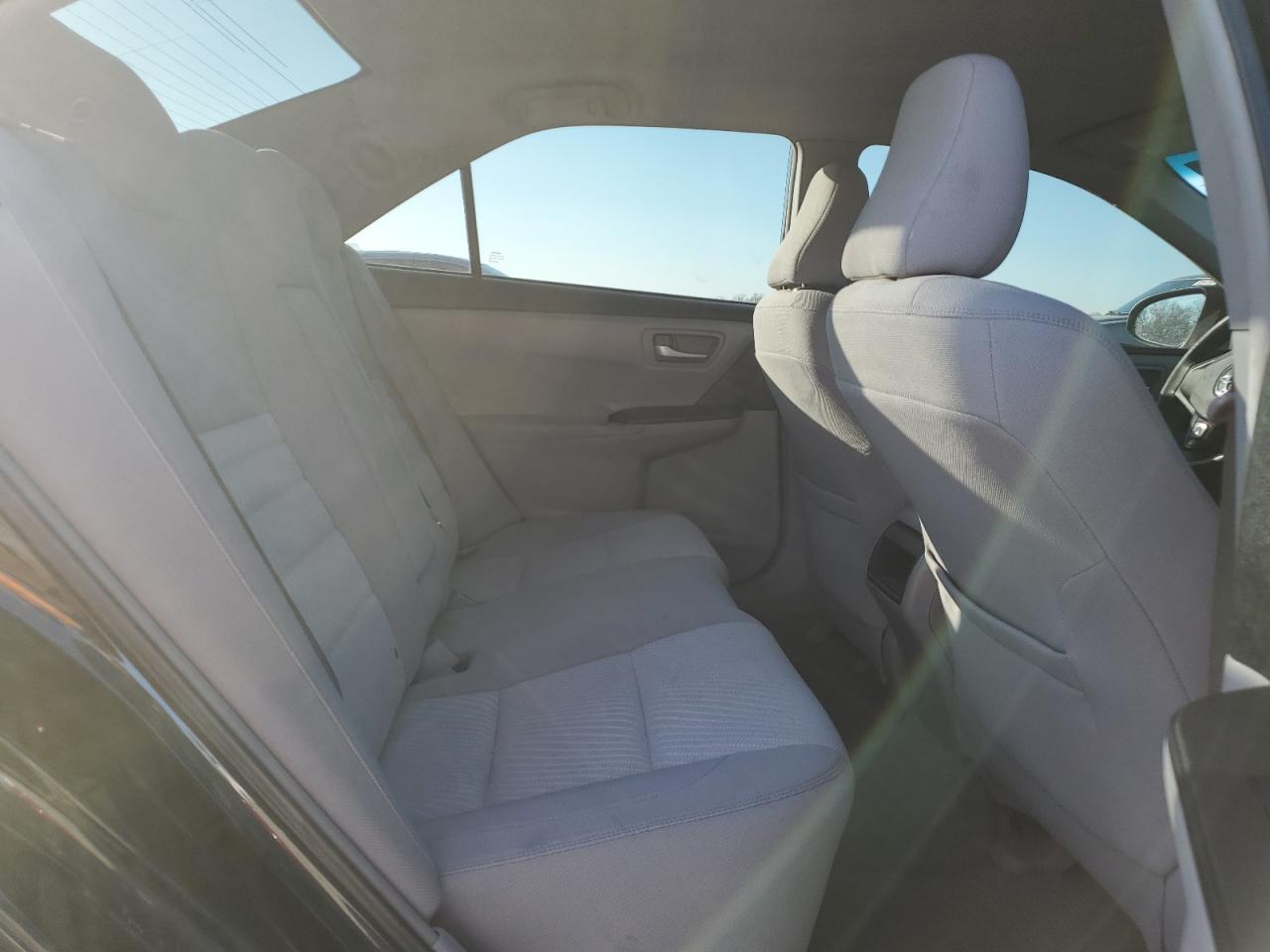 2015 Toyota Camry - Image 10