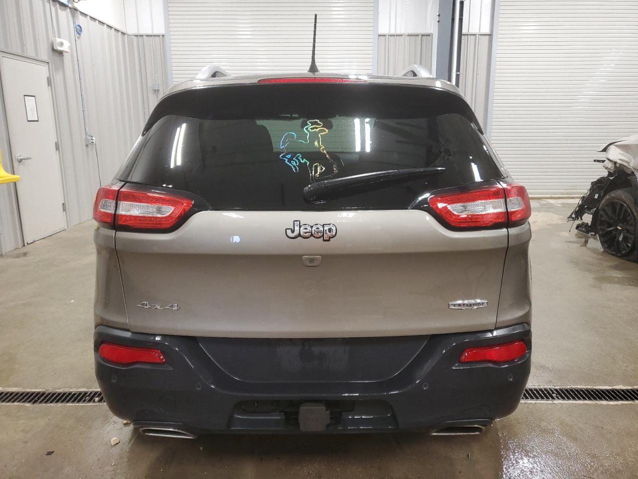 2016 Jeep Grand Cherokee - Image 6