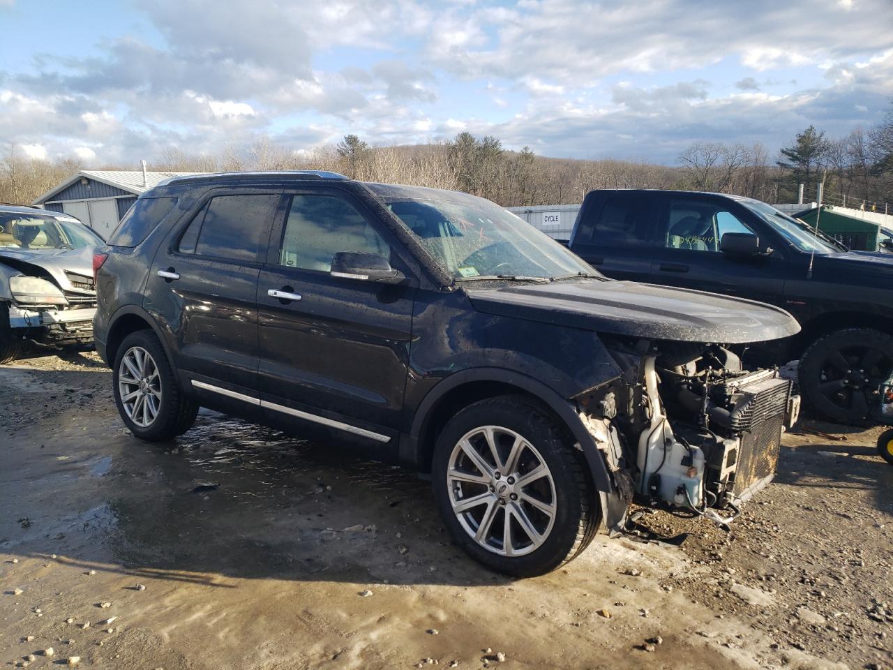 2017 Ford Explorer - Image 4