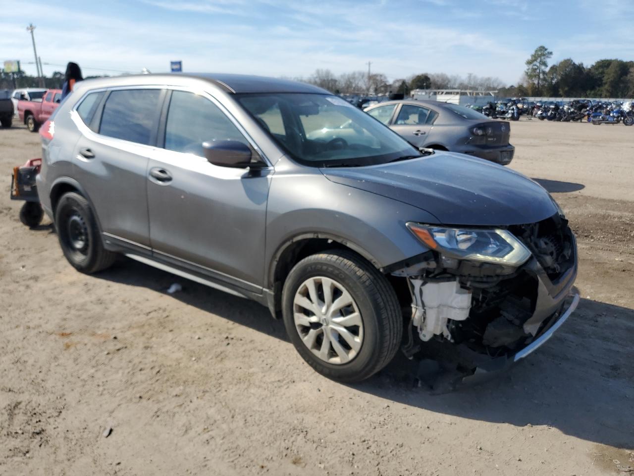 2017 Nissan Rogue - Image 4