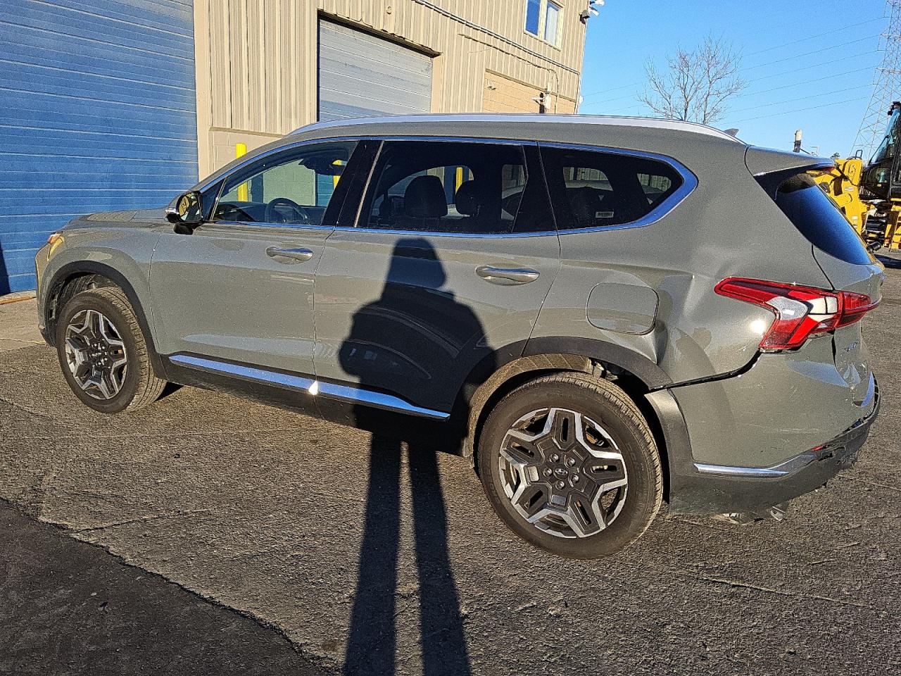 2023 Hyundai Santa Fe - Image 2