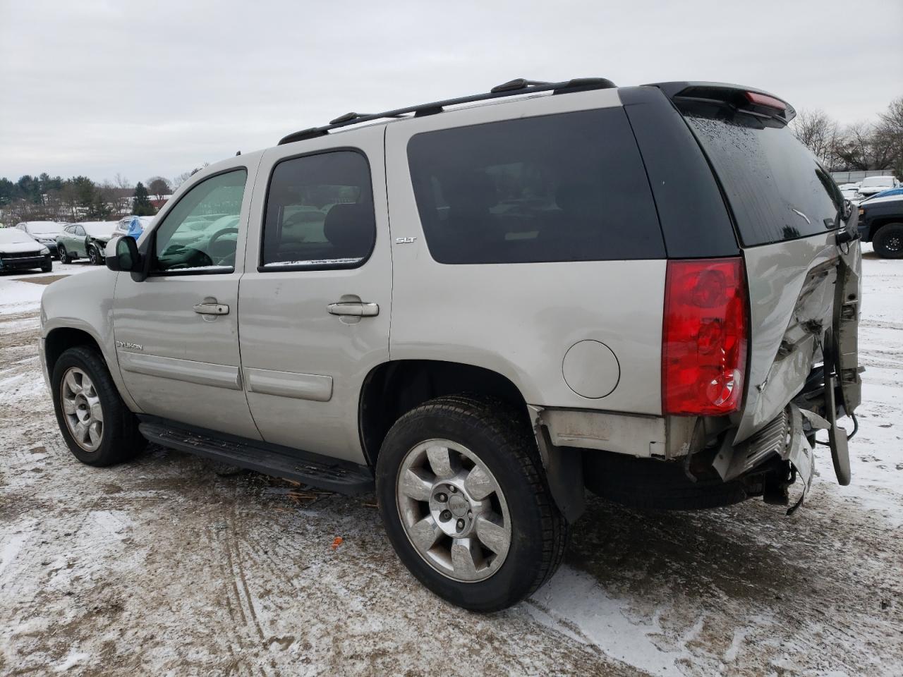 2007 GMC Yukon - Image 2