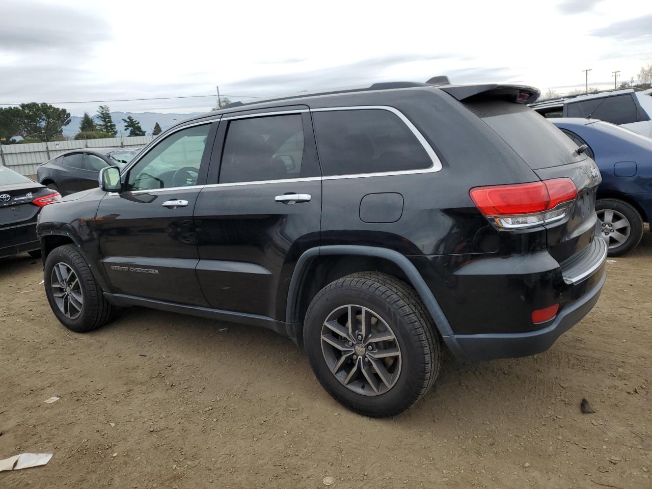 2017 Jeep Grand Cherokee - Image 2