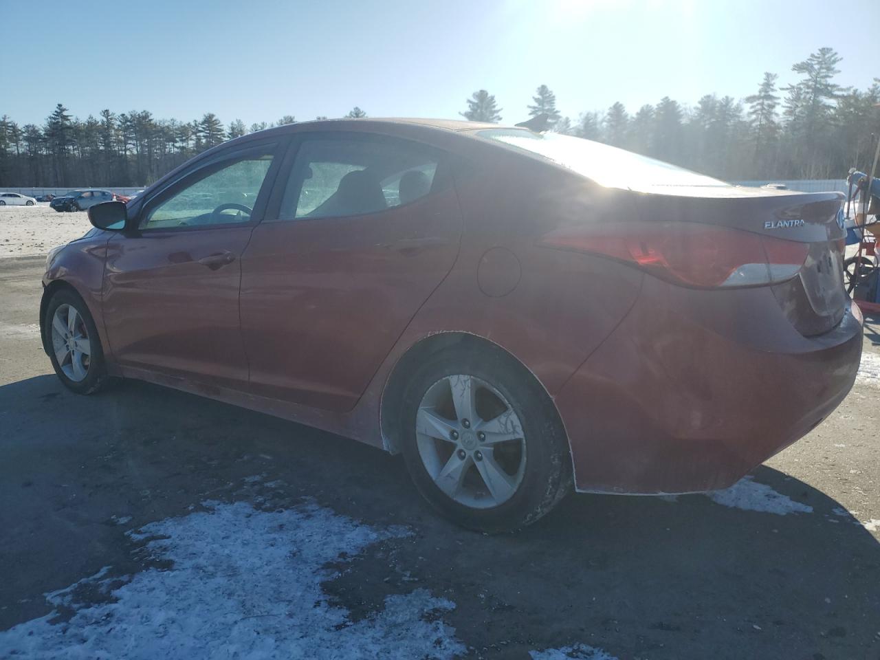 2011 Hyundai Elantra - Image 2