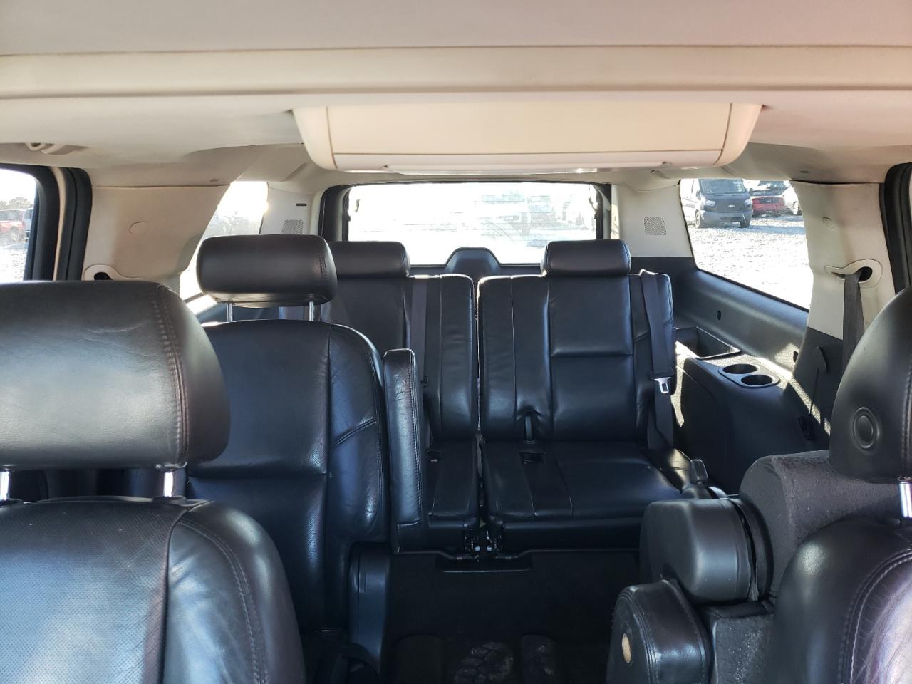 2007 Cadillac Escalade - Image 10