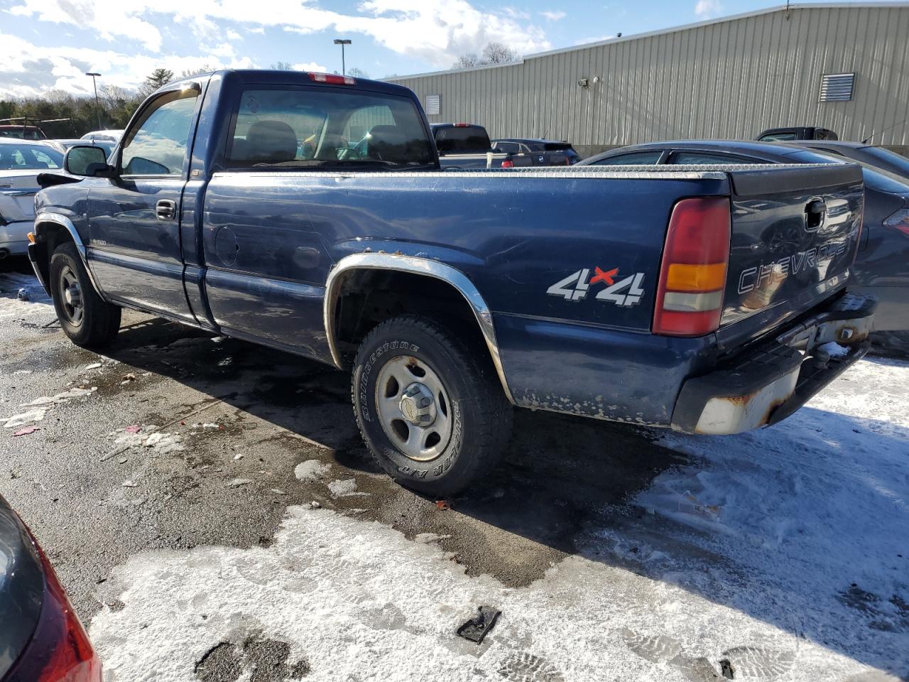 2000 Chevrolet Silverado - Image 2