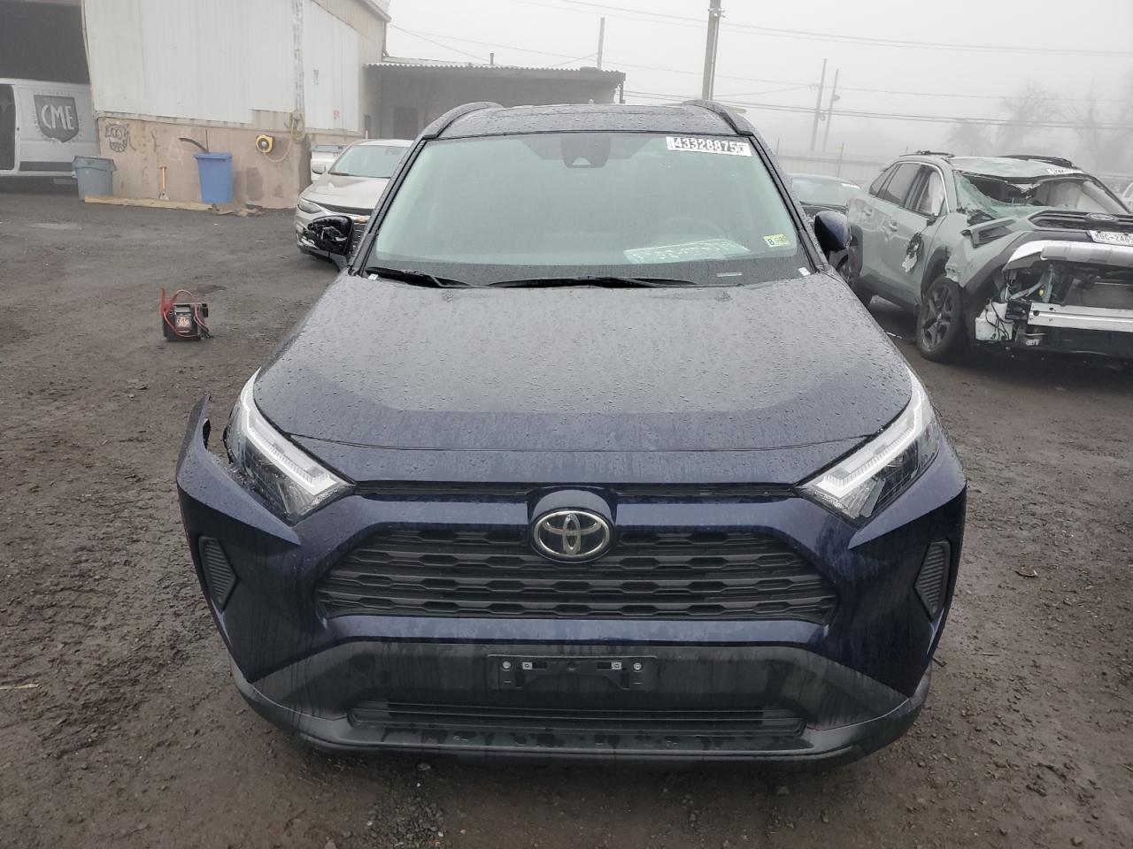 2024 Toyota RAV 4 - Image 5
