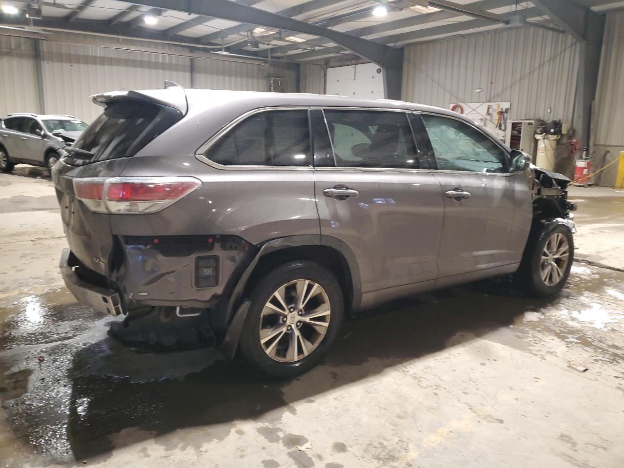 VIN 5TDBKRFH8FS218102 2015 TOYOTA HIGHLANDER no.3