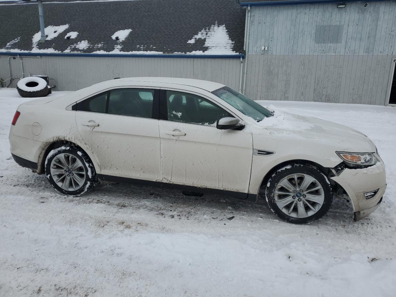 2010 Ford Taurus - Image 4