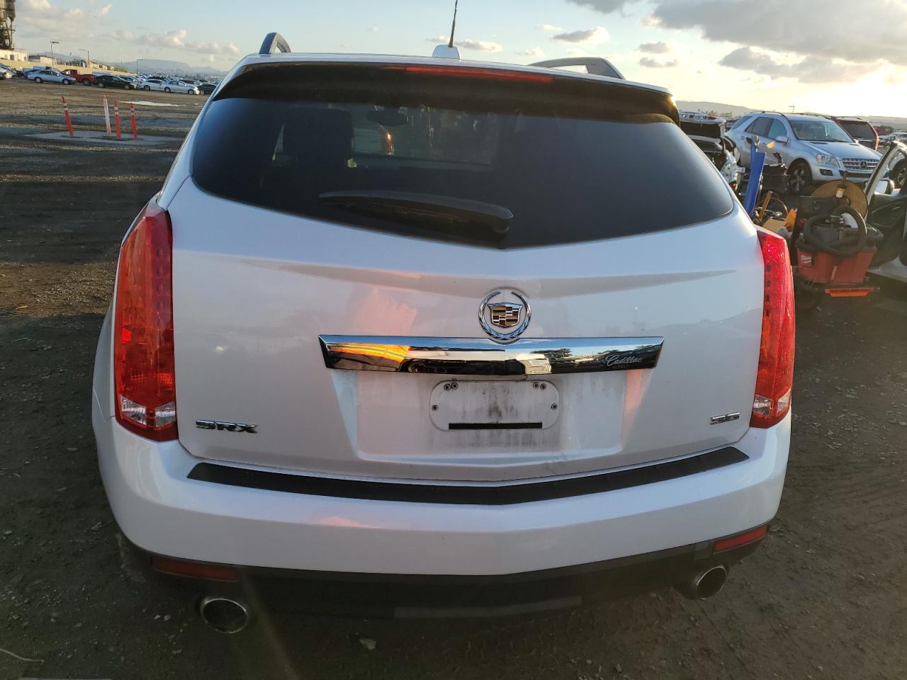 2015 Cadillac SRX - Image 6