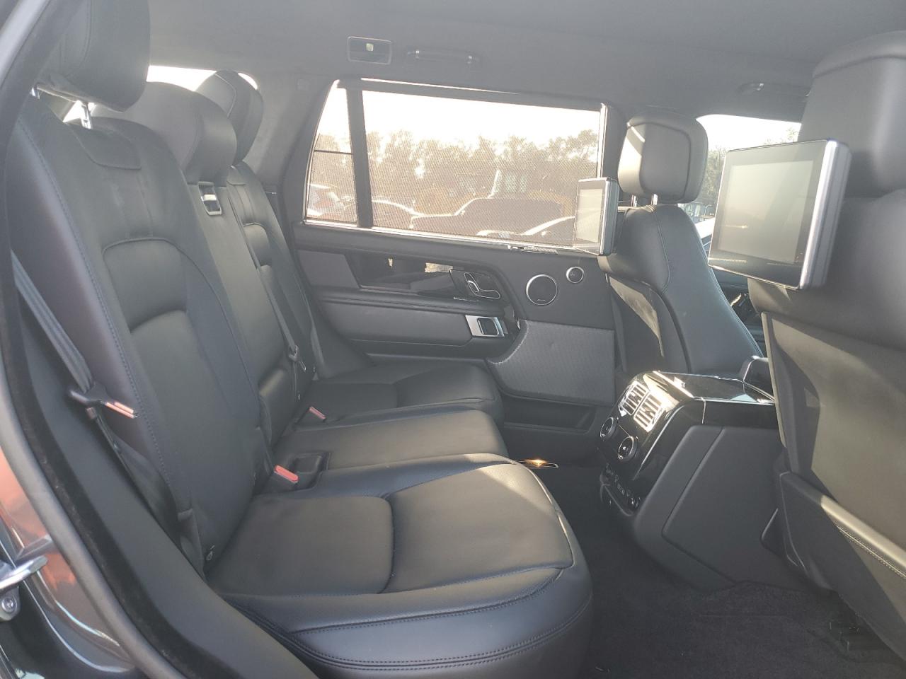 2019 Land Rover Range Rover - Image 11