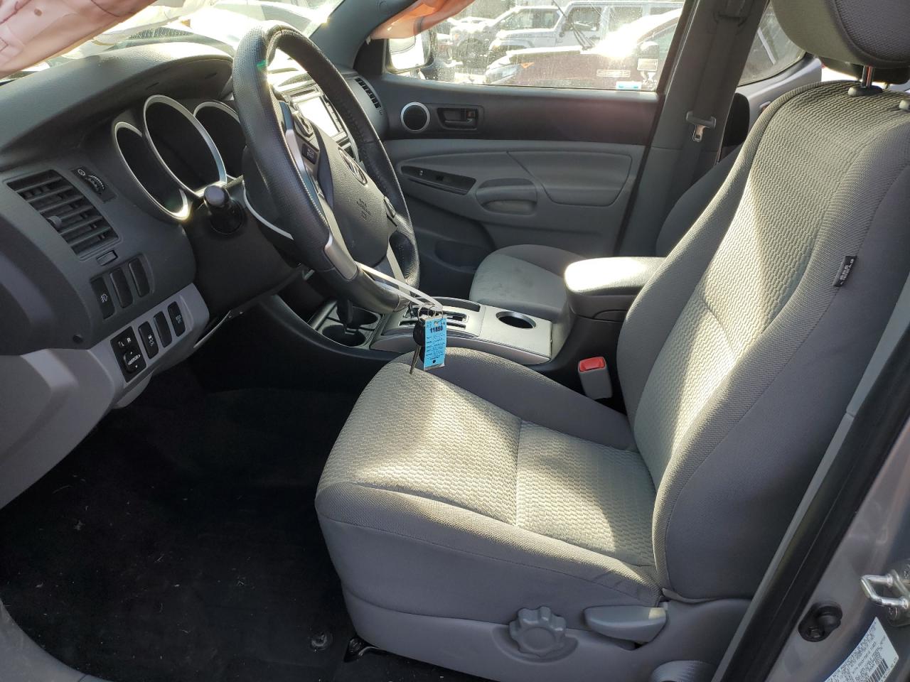 2015 Toyota Tacoma - Image 7