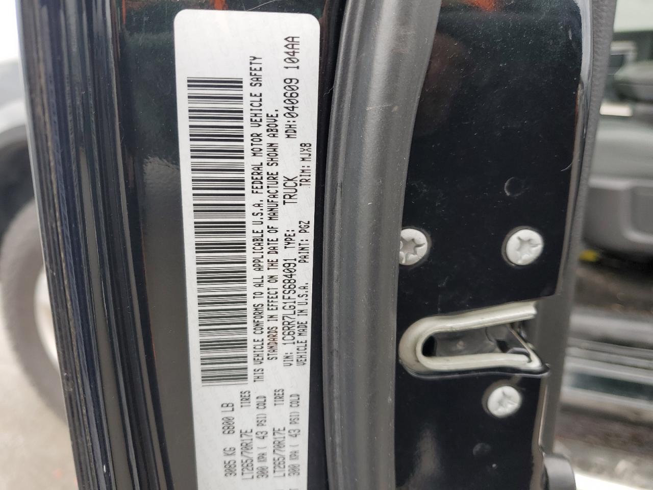 2015 RAM 1500 - Image 12