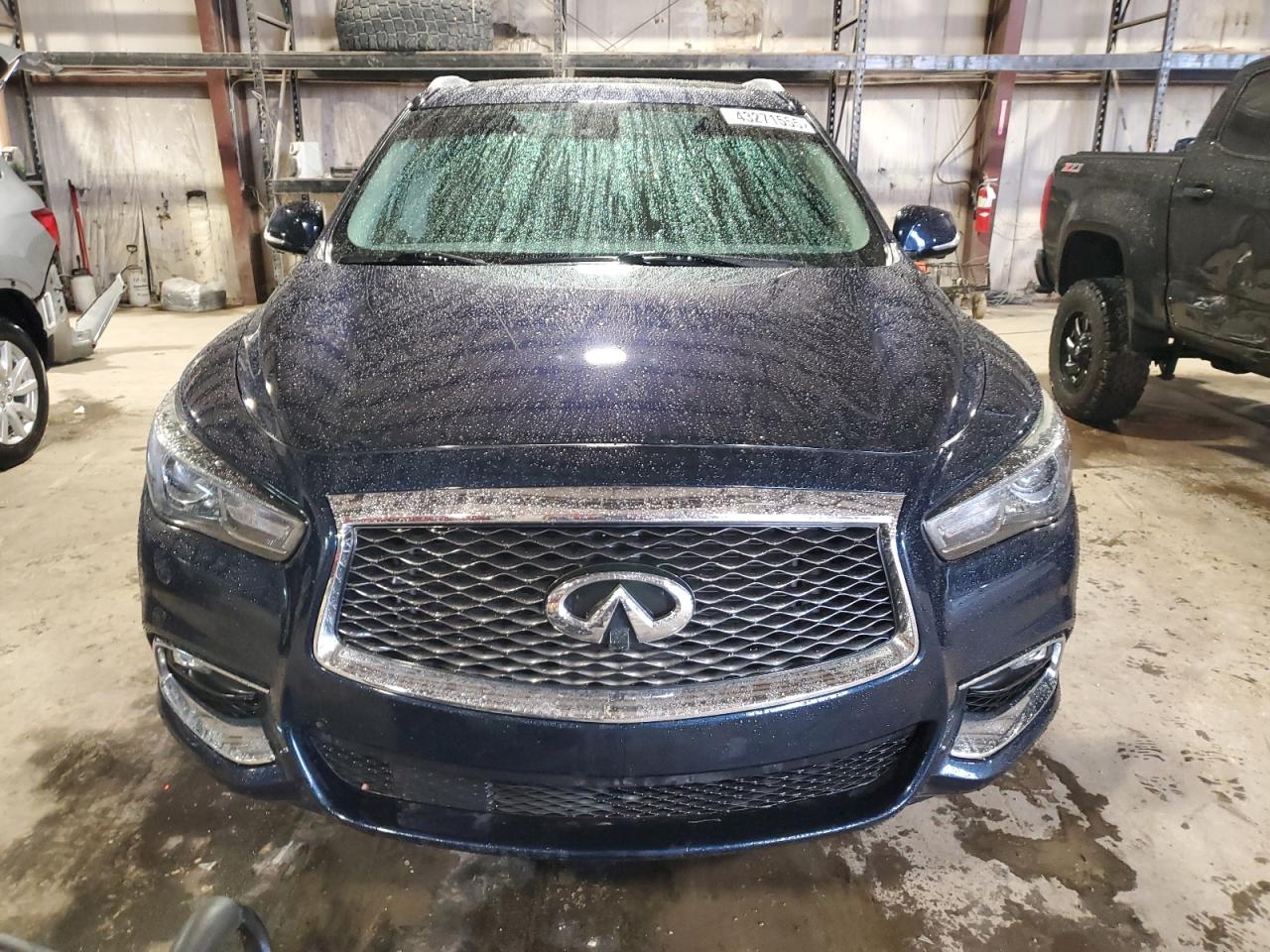 2017 Infiniti QX60 - Image 5