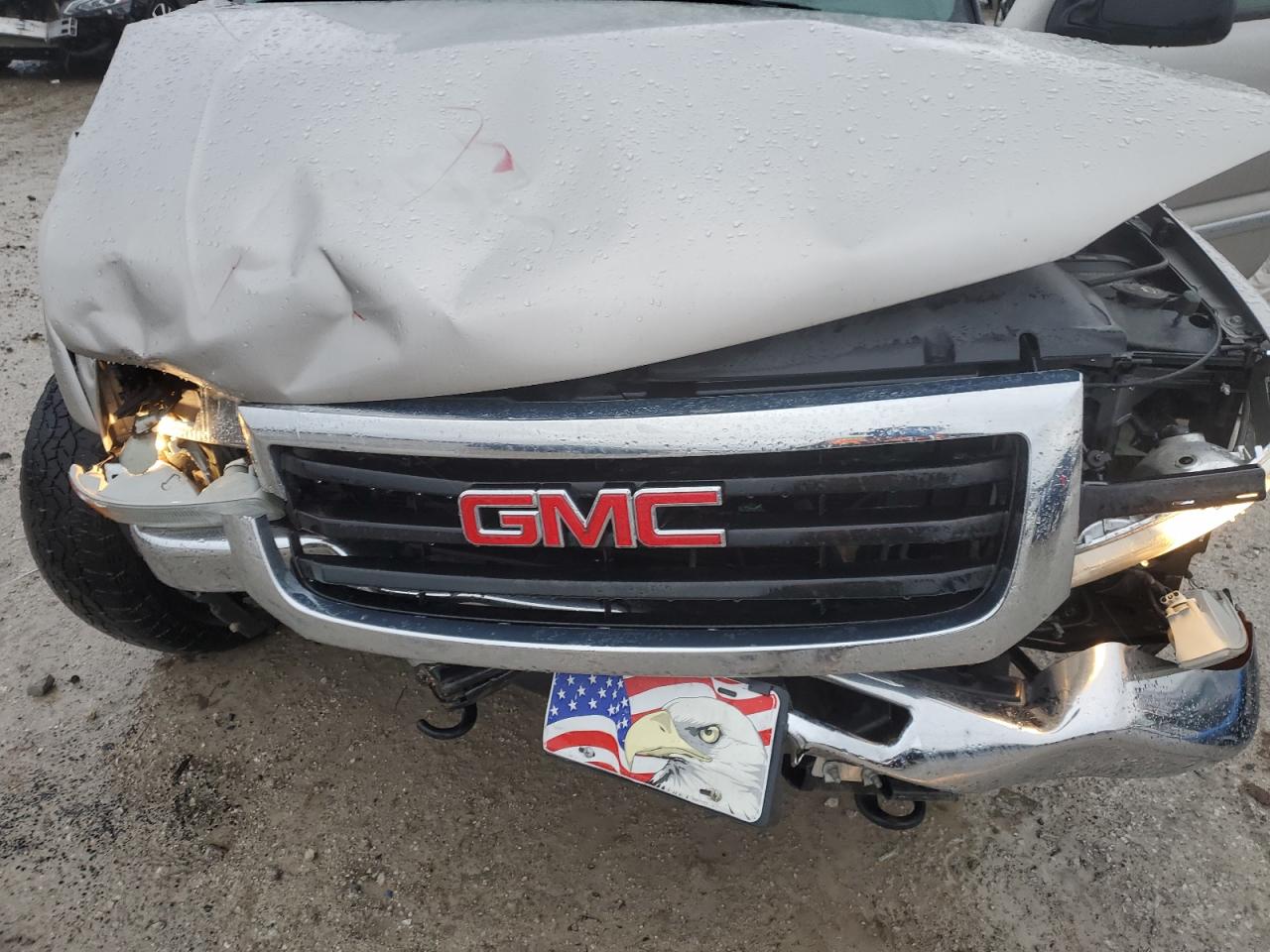 2004 GMC Sierra - Image 12