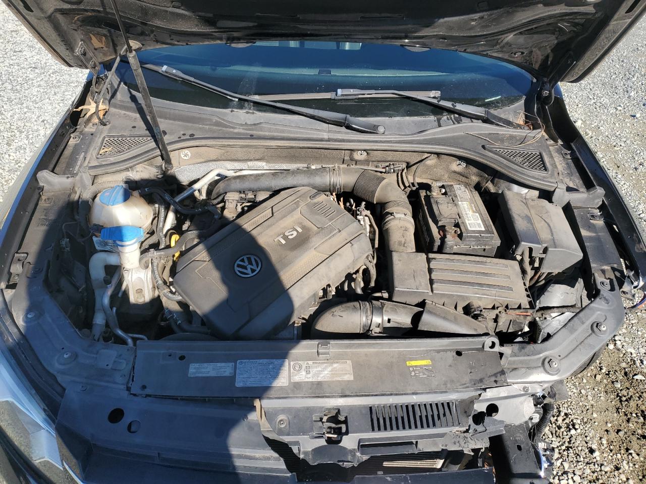 2015 Volkswagen Passat - Image 11