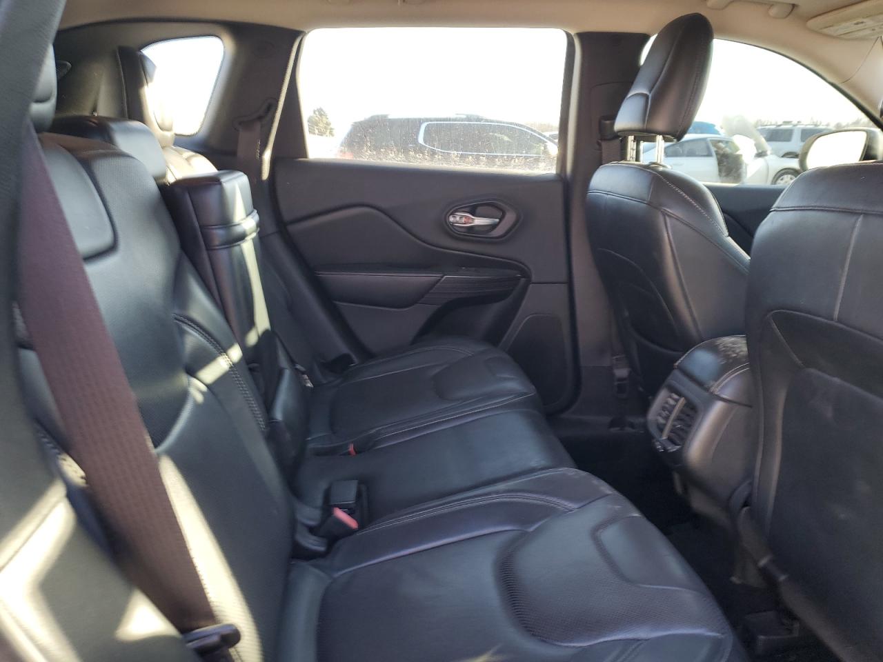 2014 Jeep Grand Cherokee - Image 12