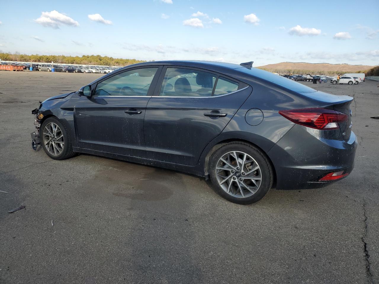 2020 Hyundai Elantra - Image 2