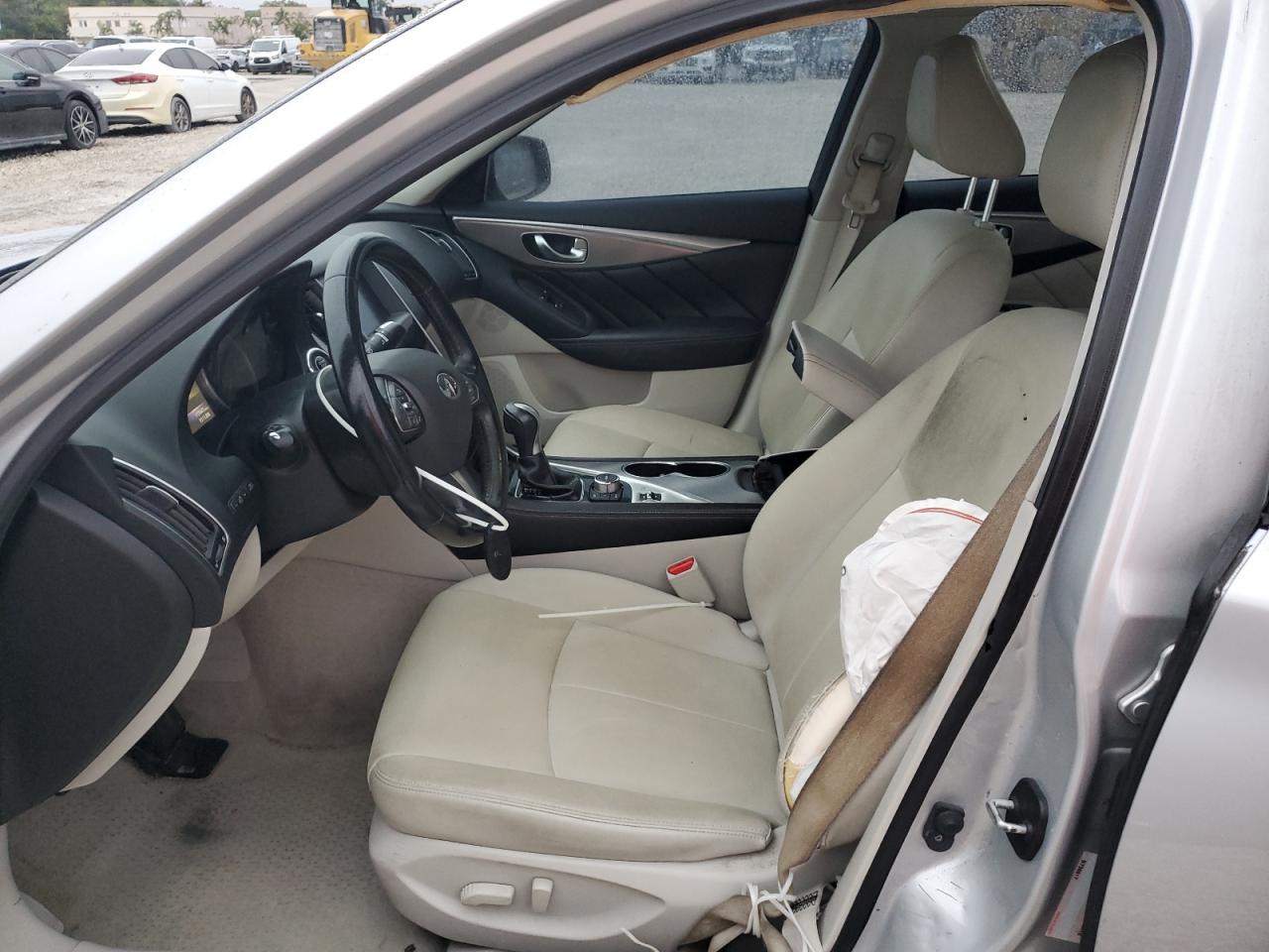 2015 Infiniti Q50 - Image 7