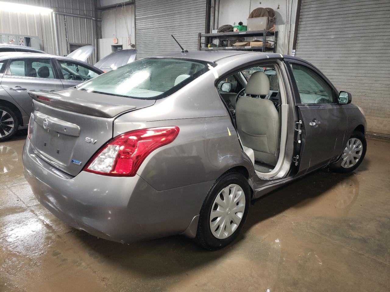 2013 Nissan Versa - Image 3