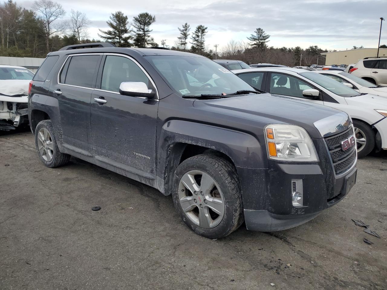 2015 GMC Terrain - Image 4