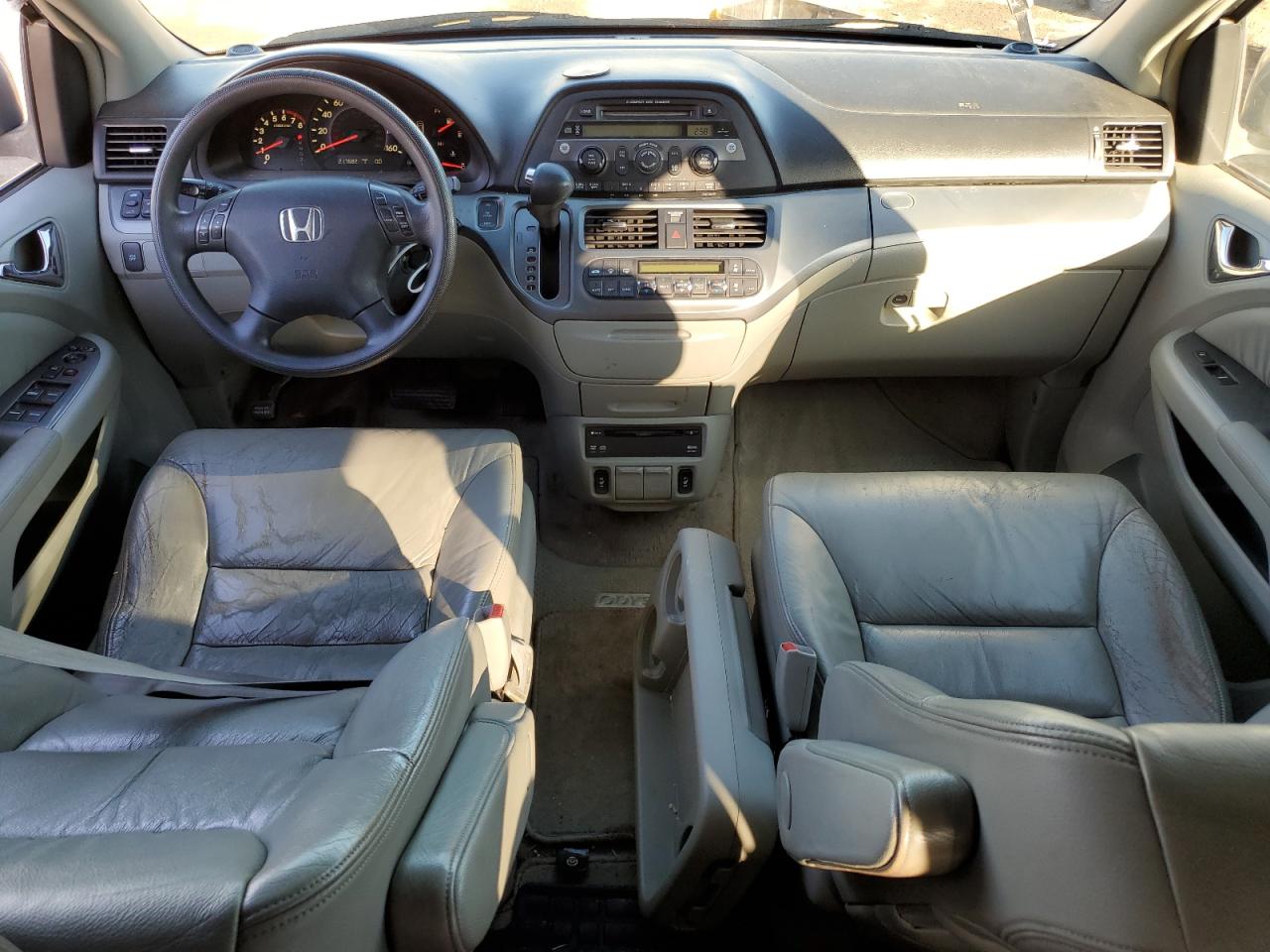 2005 Honda Odyssey - Image 8