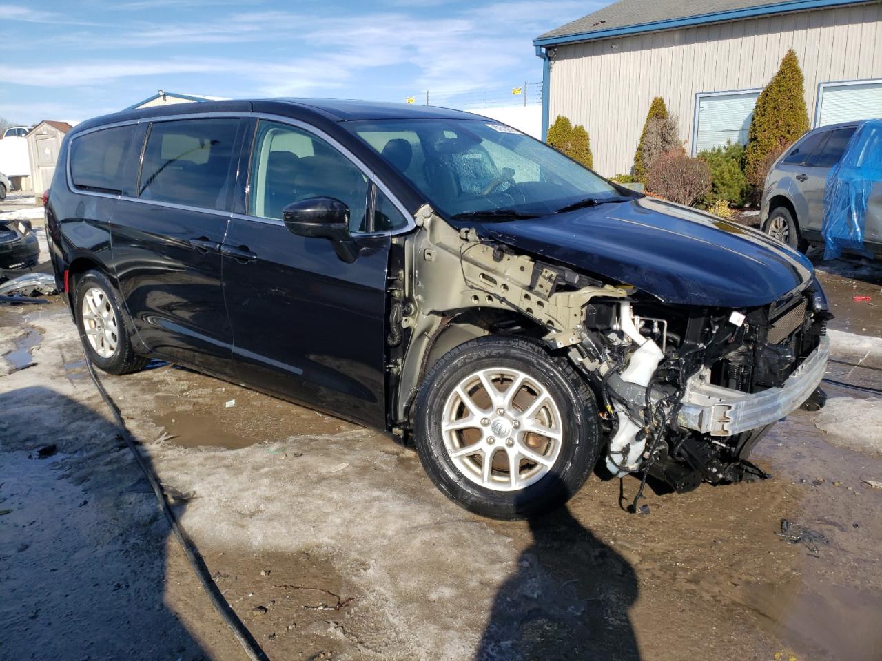 2017 Chrysler Pacifica - Image 4