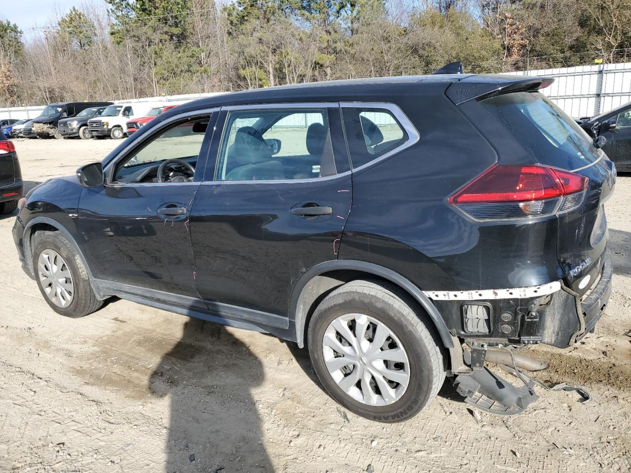 2018 Nissan Rogue - Image 2