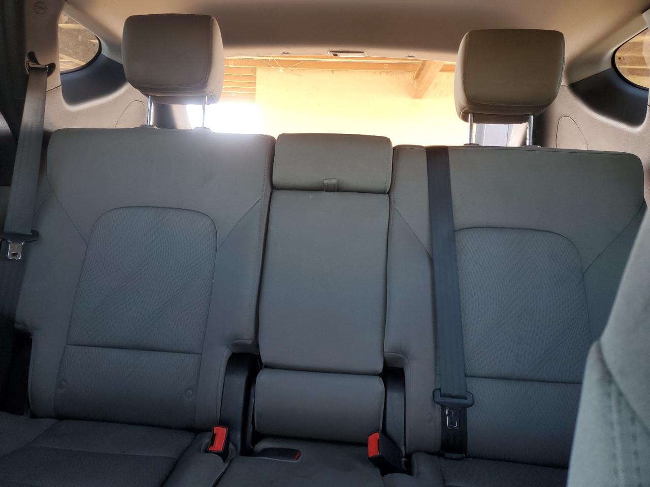 2018 Hyundai Santa Fe - Image 10