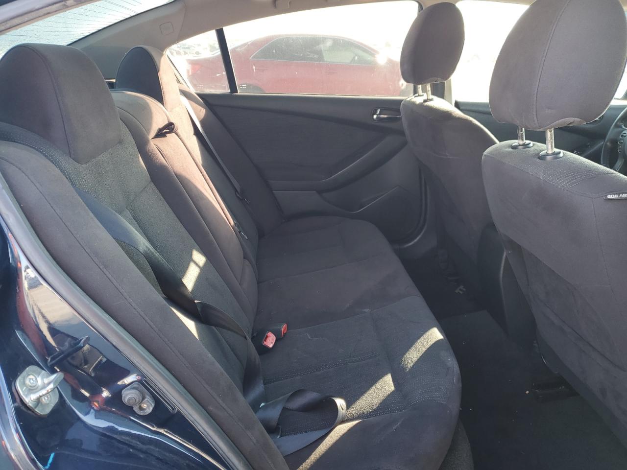 2011 Nissan Altima - Image 10