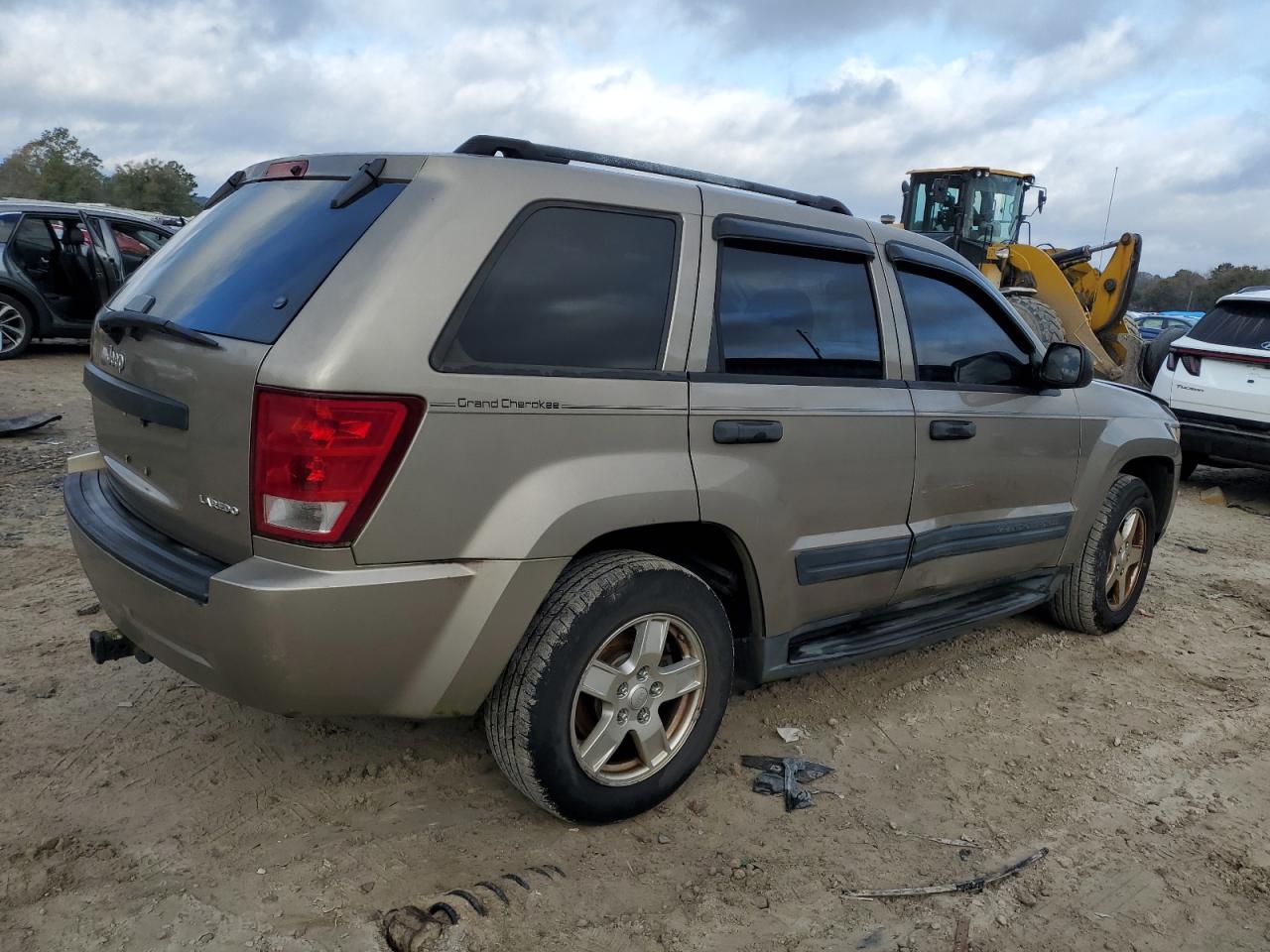 2005 Jeep Grand Cherokee - Image 3
