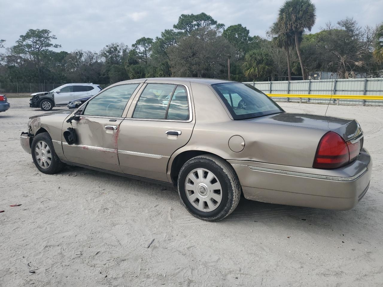 2005 Mercury Grand Marquis - Image 2