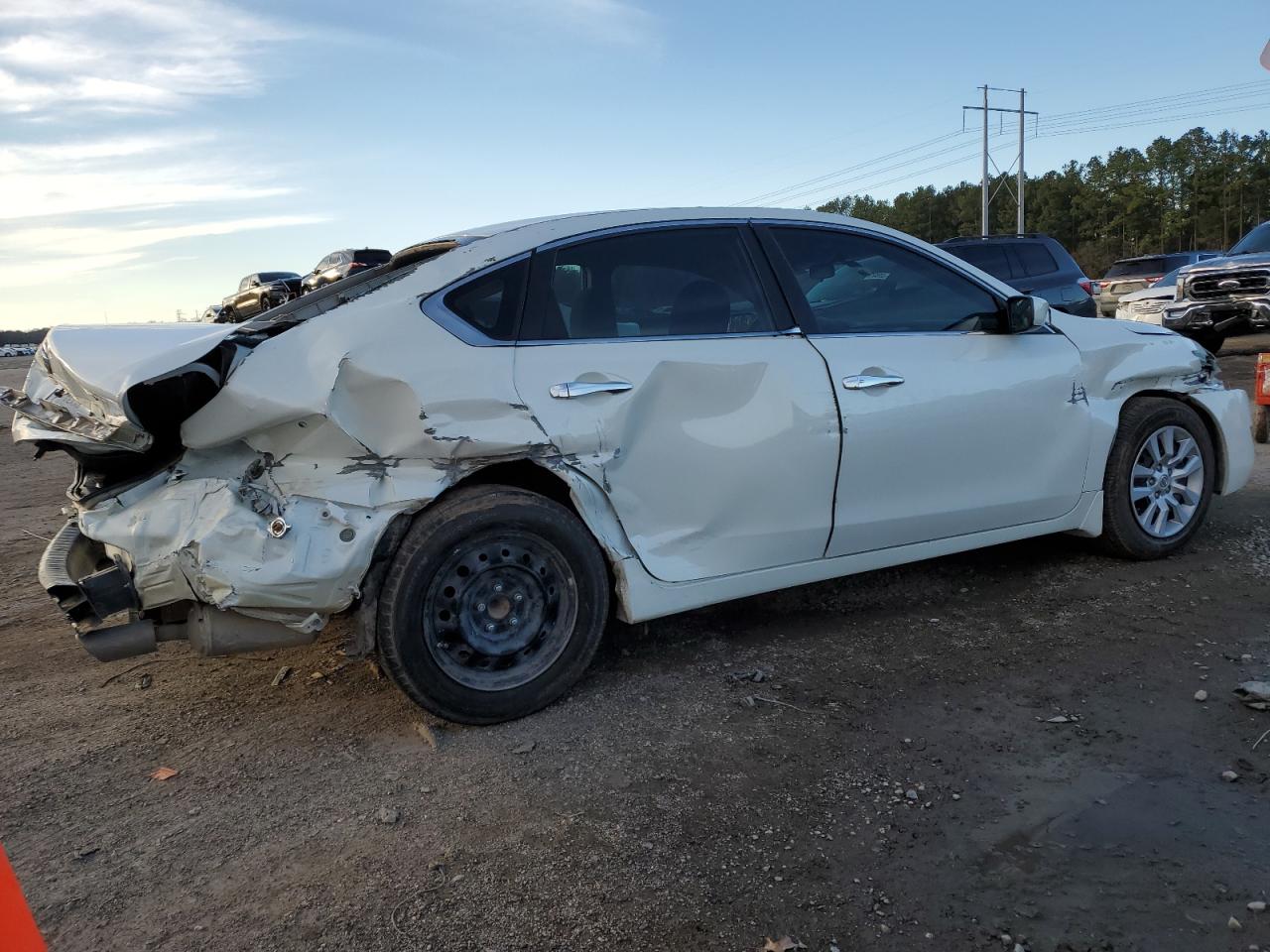 2015 Nissan Altima - Image 3