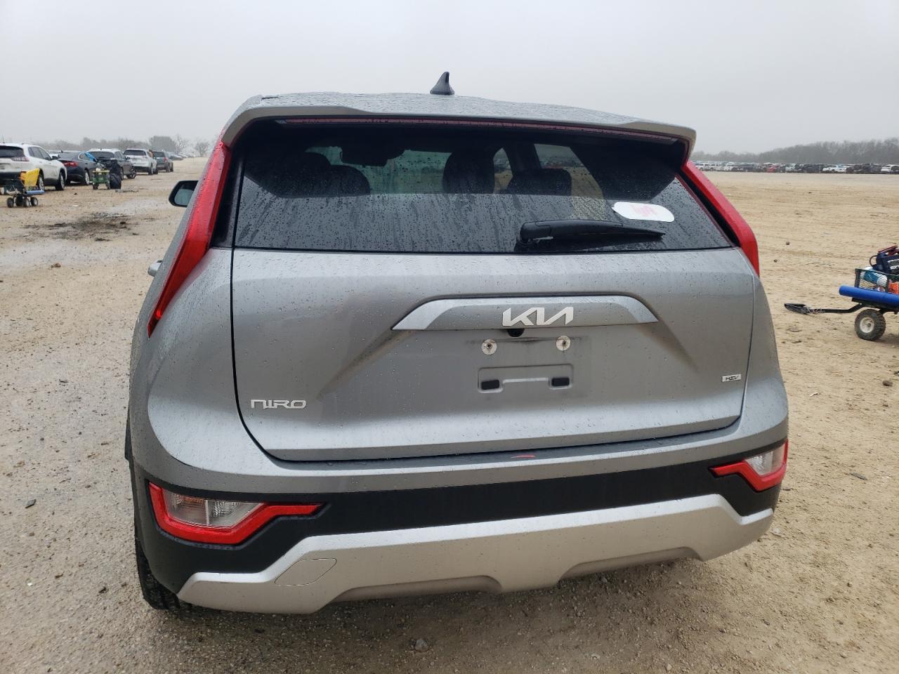 2023 Kia Niro - Image 6