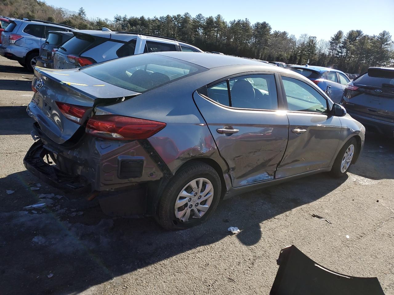 2018 Hyundai Elantra - Image 3