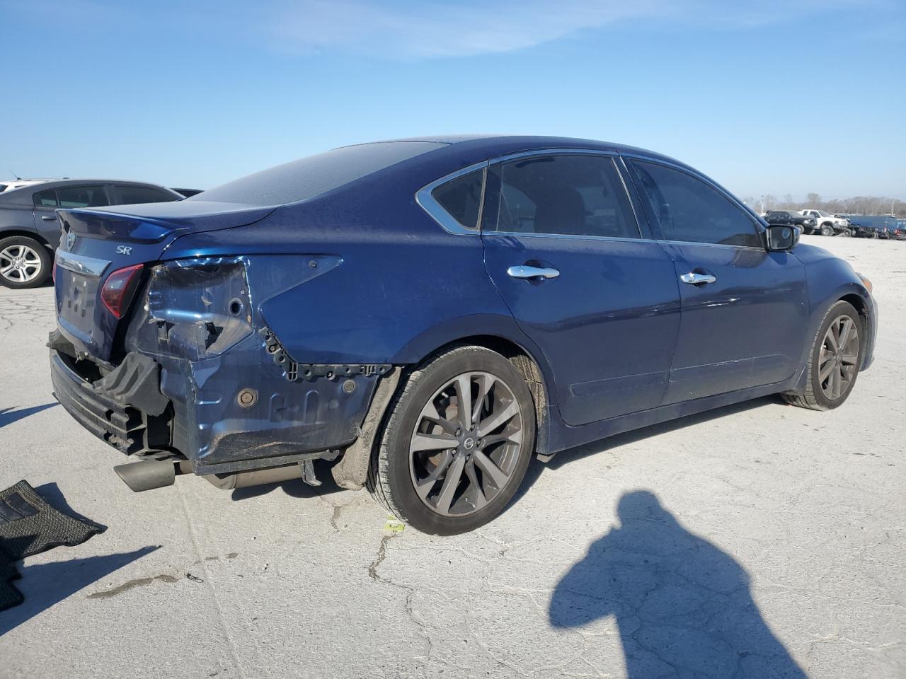 2017 Nissan Altima - Image 3