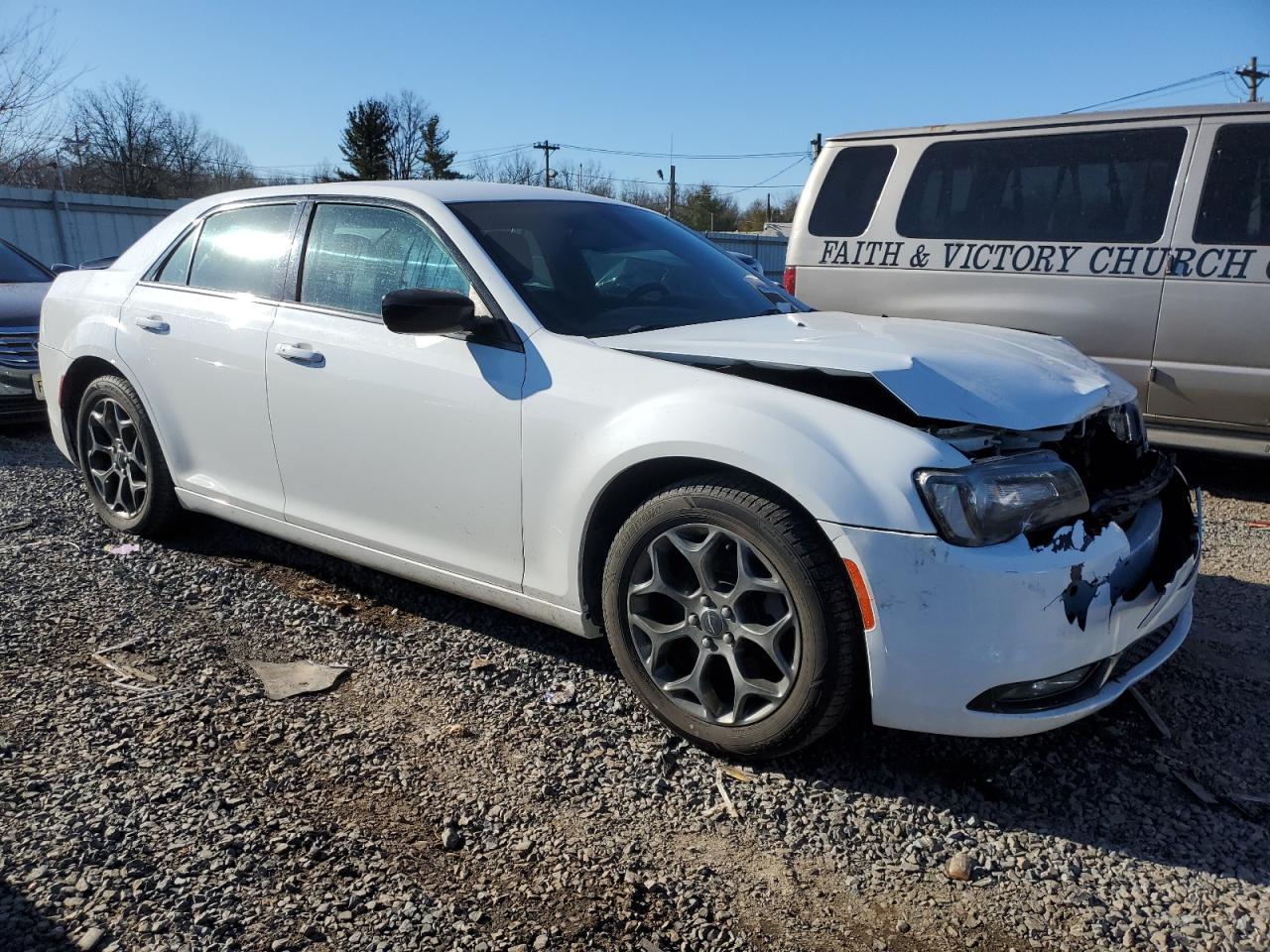 2018 Chrysler 300 - Image 4