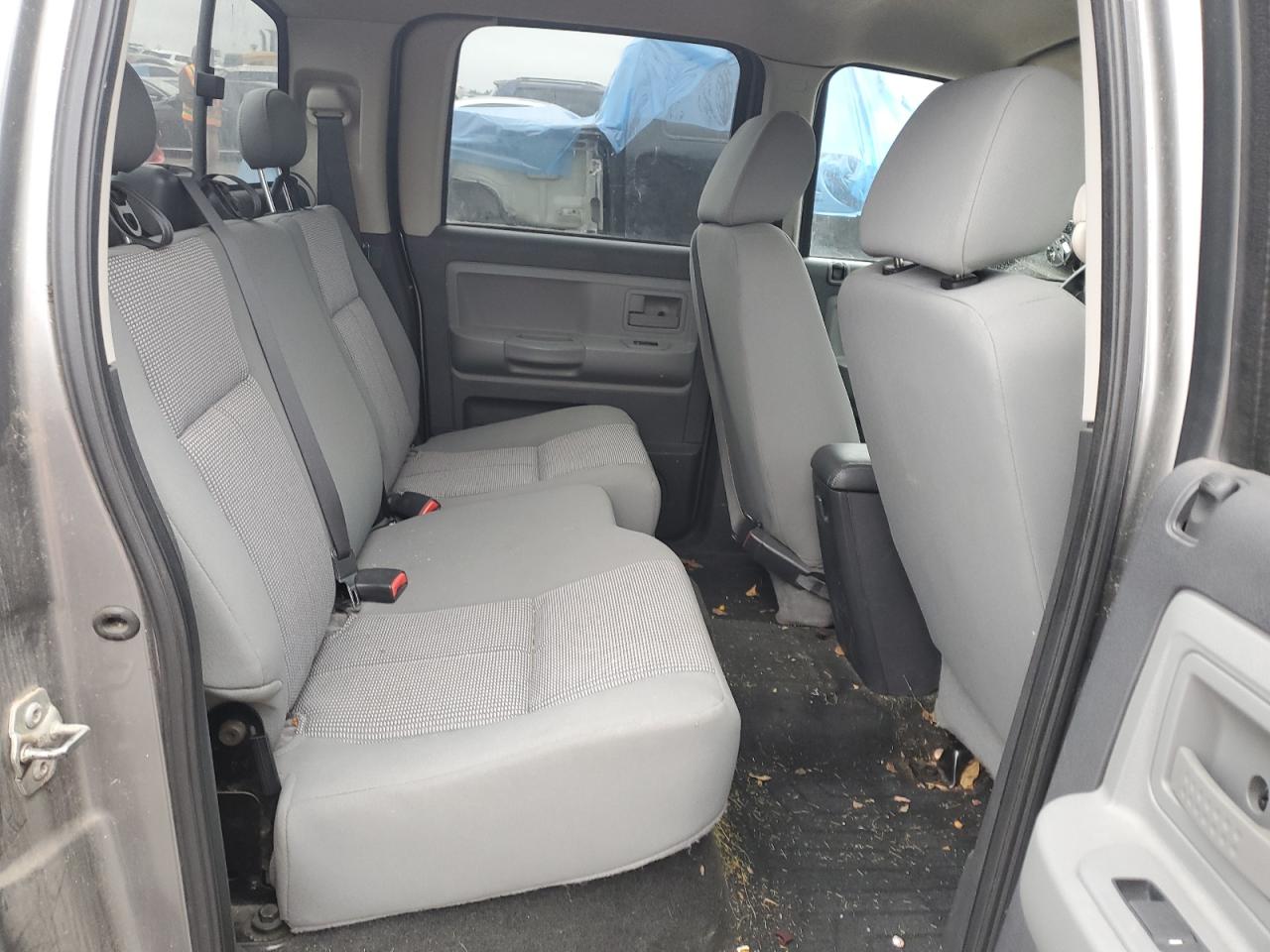 2010 Dodge Dakota - Image 10
