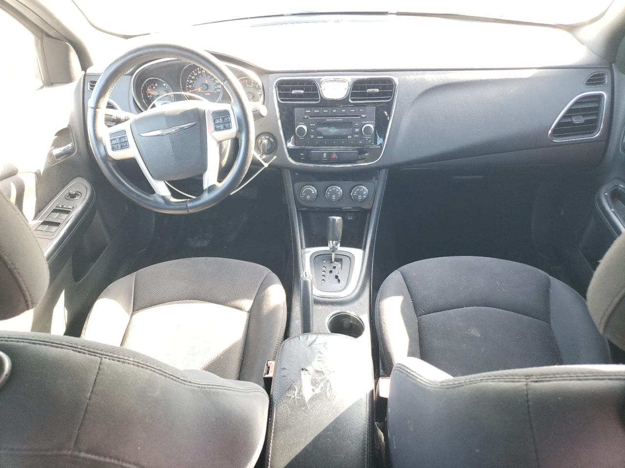 2013 Chrysler 200 - Image 8