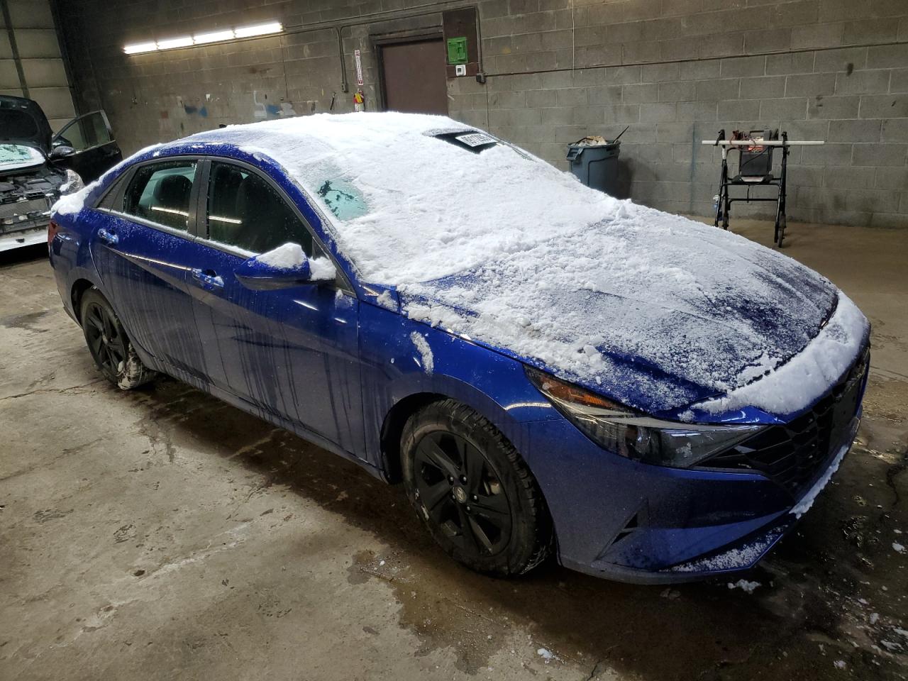 2023 Hyundai Elantra - Image 4