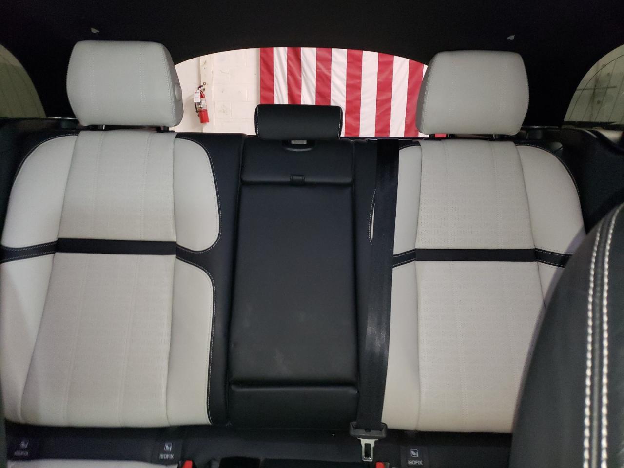 2018 Land Rover Range Rover - Image 10