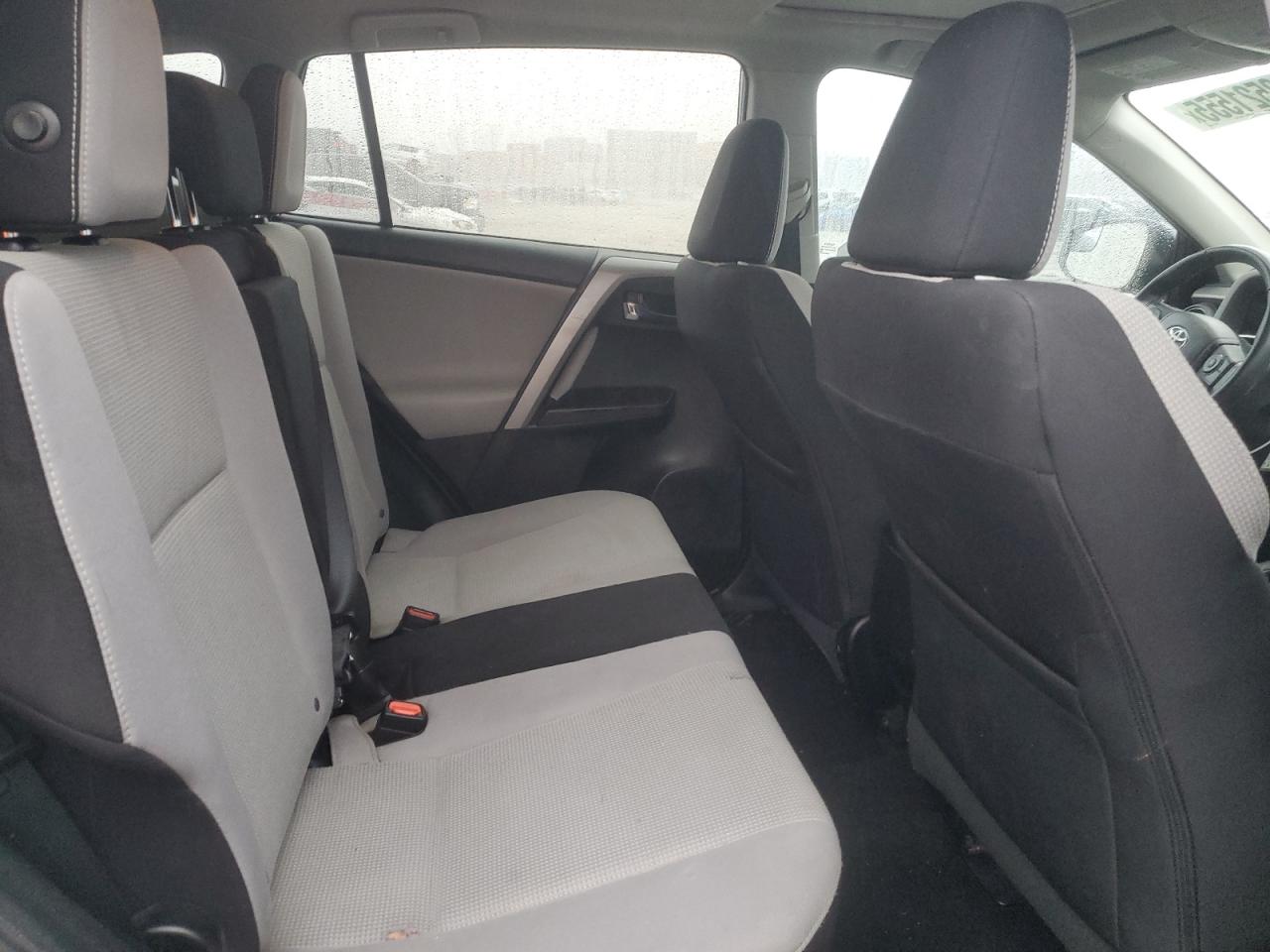 2017 Toyota RAV 4 - Image 10