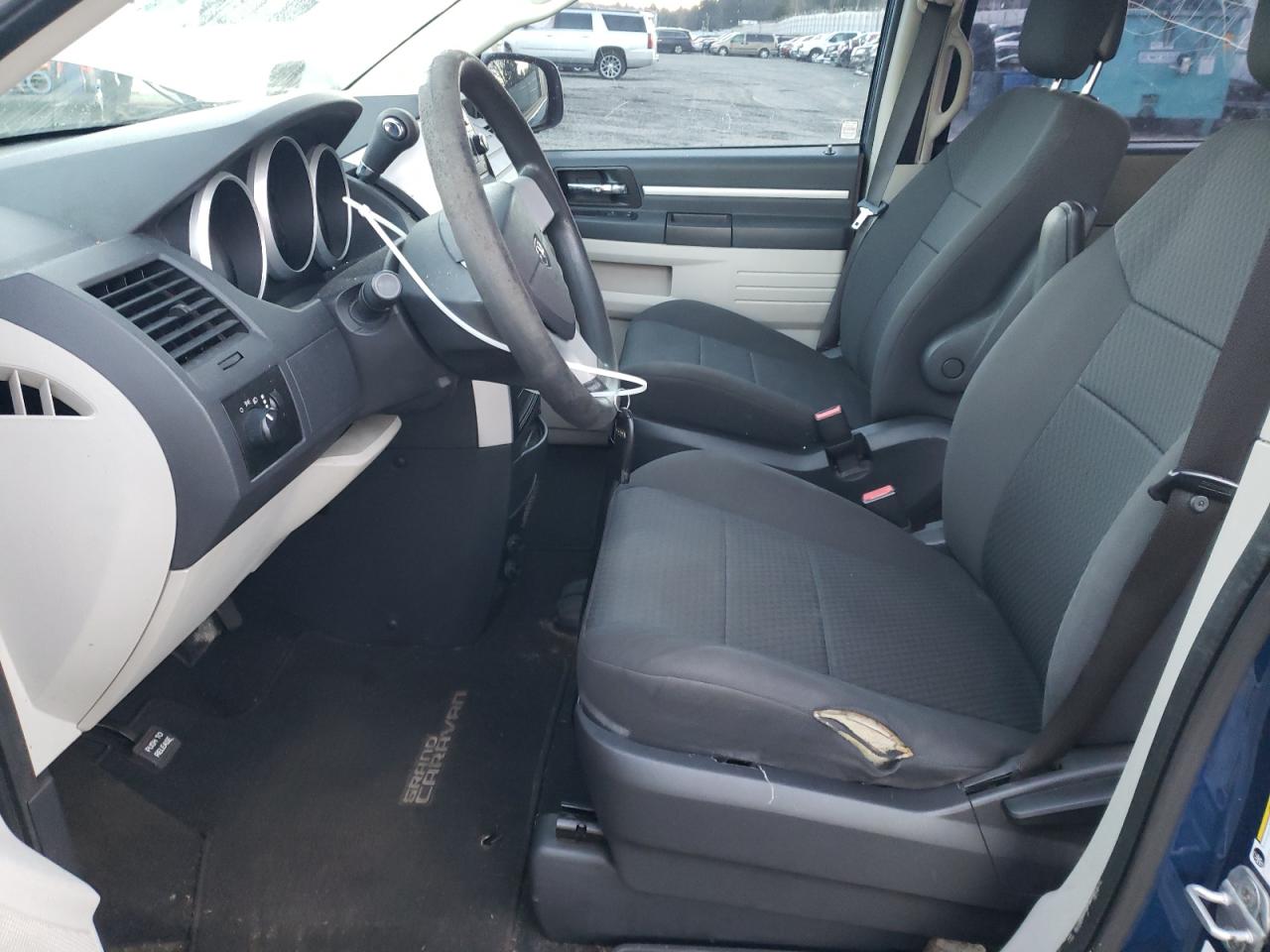 2010 Dodge Caravan - Image 7